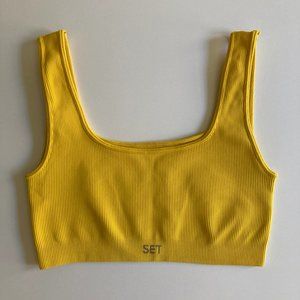 Set Active Mango-Colored Box Cut Sports Bra
